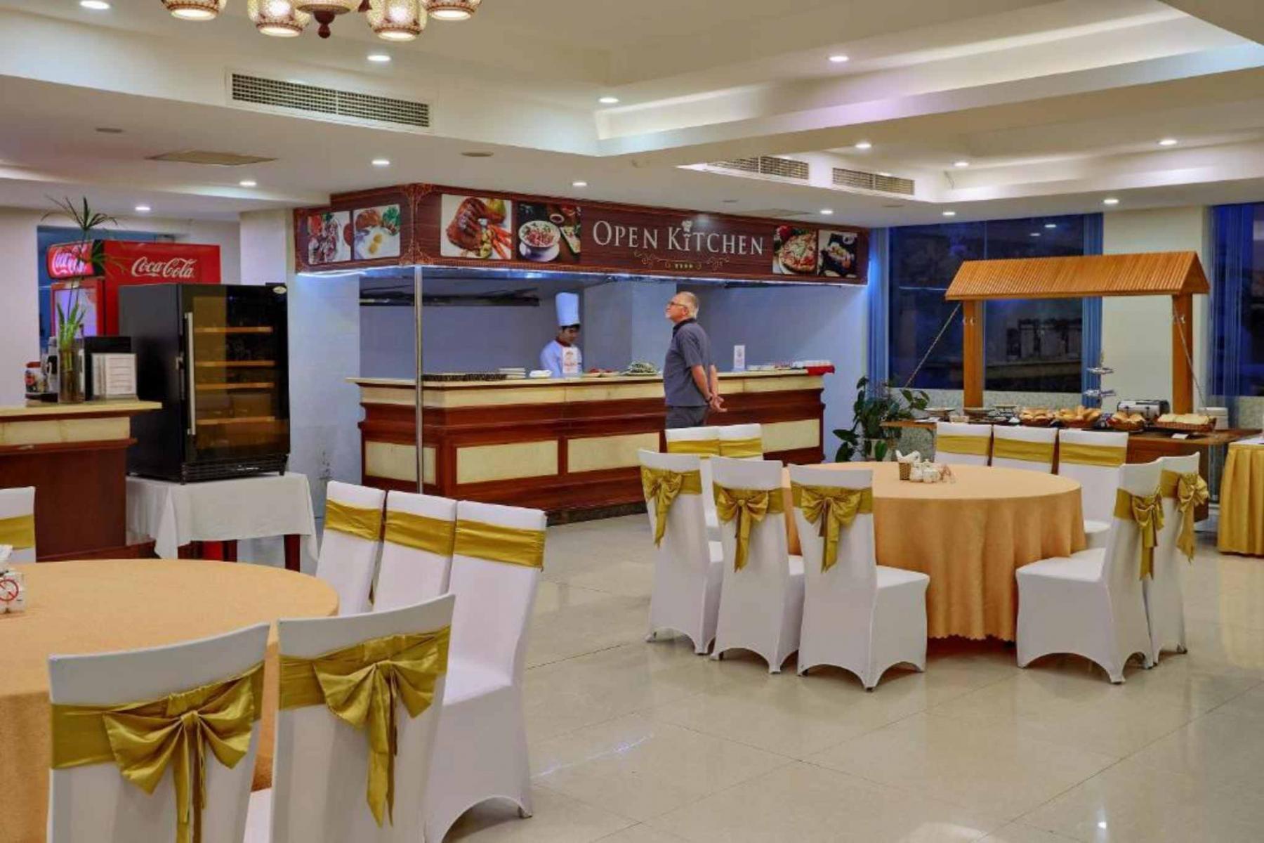 Nhà hàng Âu của Hoang Son Peace Hotel  